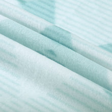 Cargar imagen en el visor de la galería, Juego de sábanas de 3 Piezas Invierno- Triángulo Aguamarina