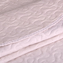 Cargar imagen en el visor de la galería, Colcha Bouti Estampada para Verano y Entretiempo. Incluye Funda de cojín- Hojas Rosa