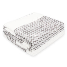 Cargar imagen en el visor de la galería, Manta Terciopelo Suave, Multiusos de Franela - Zig Zag Gris