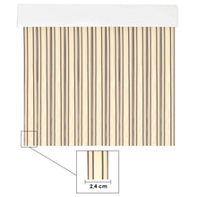 Cargar imagen en el visor de la galería, Vista detallada del ancho de las tiras de la cortina para puertas de interior o exterior, modelo Kalia, en color crema y marrón.