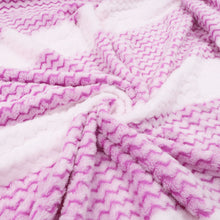 Cargar imagen en el visor de la galería, Manta Terciopelo Suave, Multiusos de Franela - Zig Zag Lila