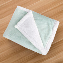 Cargar imagen en el visor de la galería, Manta reversible para sofá o cama de borreguito y franela-Verde