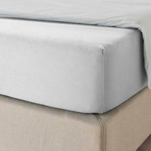 Cargar imagen en el visor de la galería, Sábana Bajera Ajustable 100% Poliéster, Elástica, Suave y Transpirable. Gris Claro