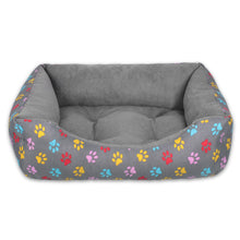 Cargar imagen en el visor de la galería, Cama para mascotas rellena de fibra - Huellas - Grande