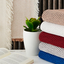 Cargar imagen en el visor de la galería, Colcha Multiusos Sofá Chaise Longue Espiga Universal 260x270cm, Forma de L- Negro Blanco