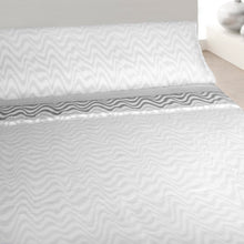 Cargar imagen en el visor de la galería, Juego de sábanas Coralina de 3 Piezas, Extra suave- Ondas Gris
