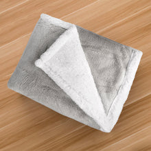Cargar imagen en el visor de la galería, Manta reversible para sofá o cama de borreguito y franela- Chocolate
