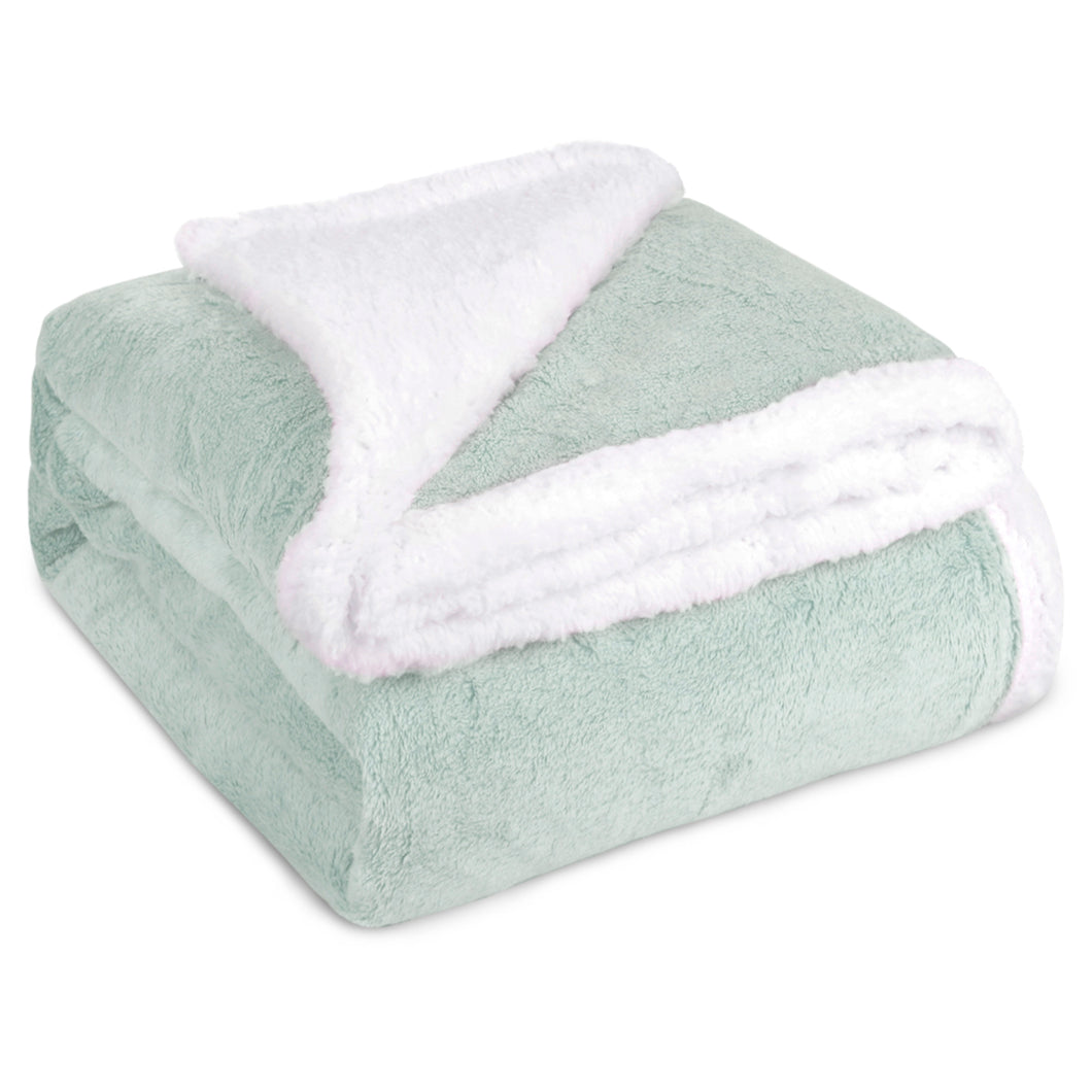 Manta reversible para sofá o cama de borreguito y franela-Verde