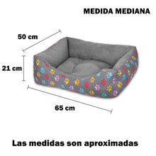 Cargar imagen en el visor de la galería, Cama para mascotas rellena de fibra - Huellas - Mediana
