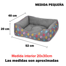 Cargar imagen en el visor de la galería, Cama para mascotas rellena de fibra - Huellas - Pequeña
